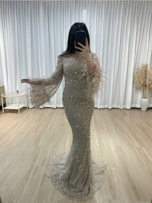 Luxurious Long Sleeve With Feathers Designer Evening Party Dress Handmade Haute Couture Evening Gown MB40294