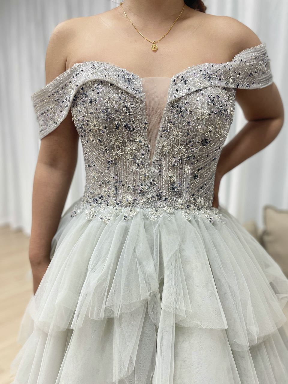 Gray Green Evening Dress Sequined Beaded Deep V Princess Dress Beautiful Split Textured Mesh Skirt MB40309