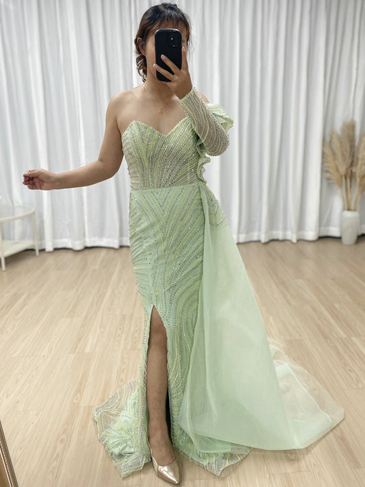 Luxury Sexy Hight Slit One Shoulder Evening Gown Suitable for Banquet With Side Train MB40314
