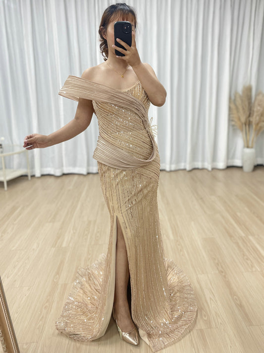 Champagne High Slit Sexy Evening Gown Suitable for Banquet and Prom Embellished With Exquisite Embroidery Beads MB40319