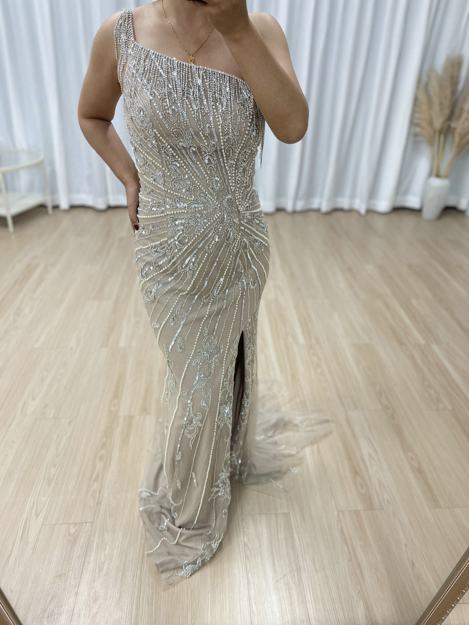Luxury Beaded Tassel Sexy High Slit Evening Gown Suitable for Banquet MB40330