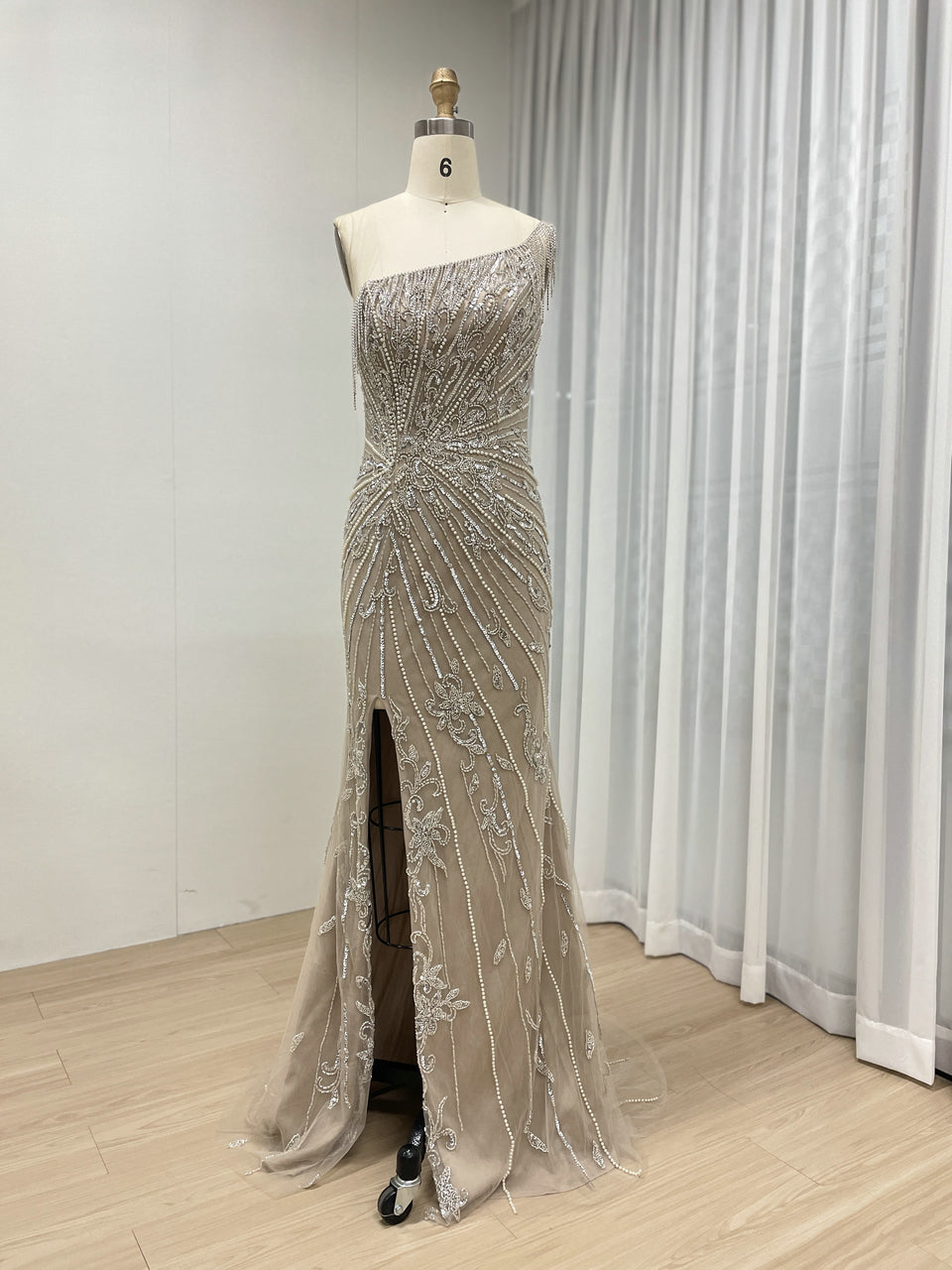 Luxury Beaded Tassel Sexy High Slit Evening Gown Suitable for Banquet MB40330