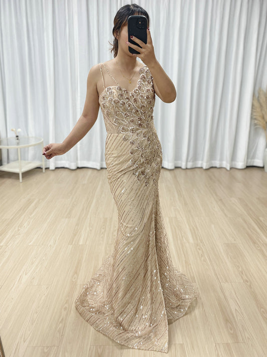 Dubai Gorgeous Champagne Evening Dress Sexy High Slit Spaghetti Strap With Exquisite Intricate Hand Beaded MB40347
