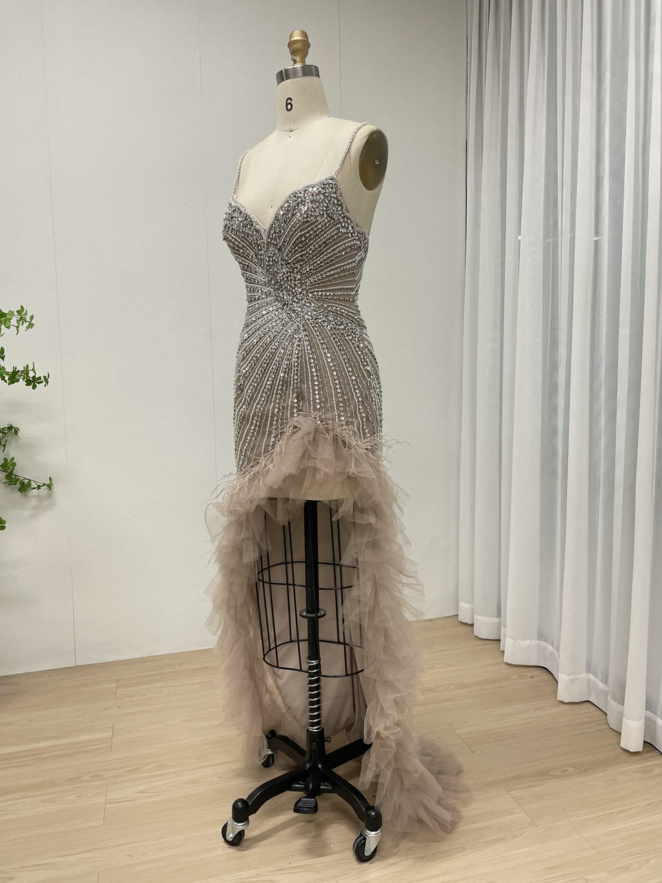 Sexy V Neckline Tiered Puffy Tulle Prom Evening Gown With Luxurious Handmade Beaded Diamond for Party MB40400-2