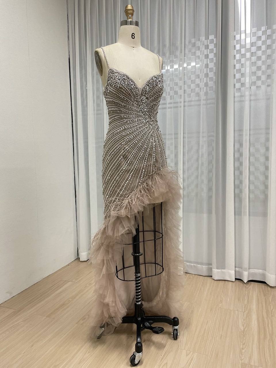 Sexy V Neckline Tiered Puffy Tulle Prom Evening Gown With Luxurious Handmade Beaded Diamond for Party MB40400-2