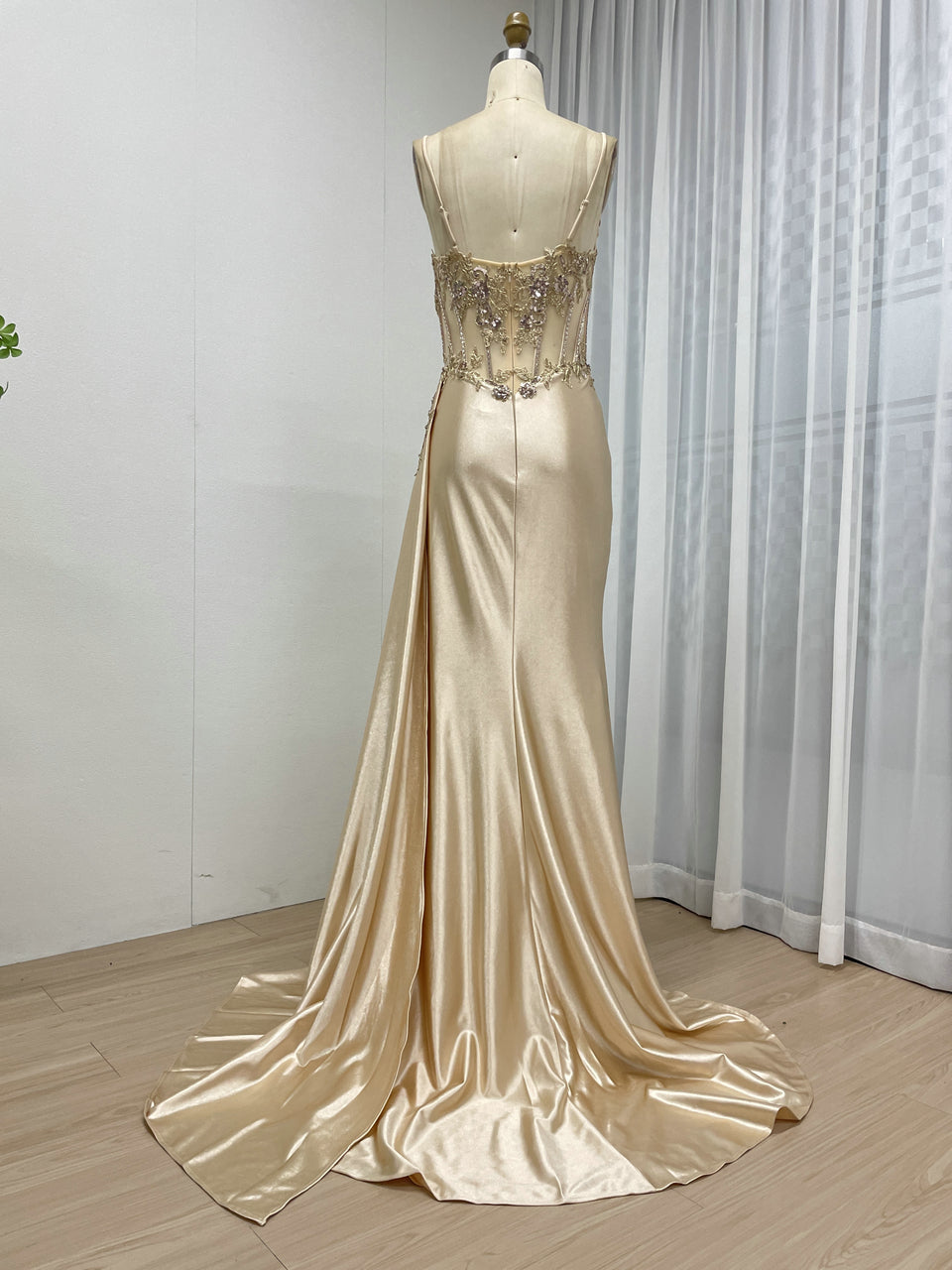 Sexy High Slit Mermaid Evening Dress Beautiful 3D Floral Embroidery With Graceful Side Skirt MB40424