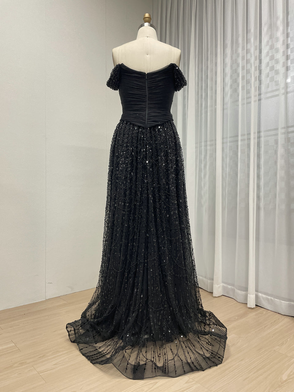 Elegant Off the Shoulder a Line Prom Evening Gown With Handmade Beading MB40432