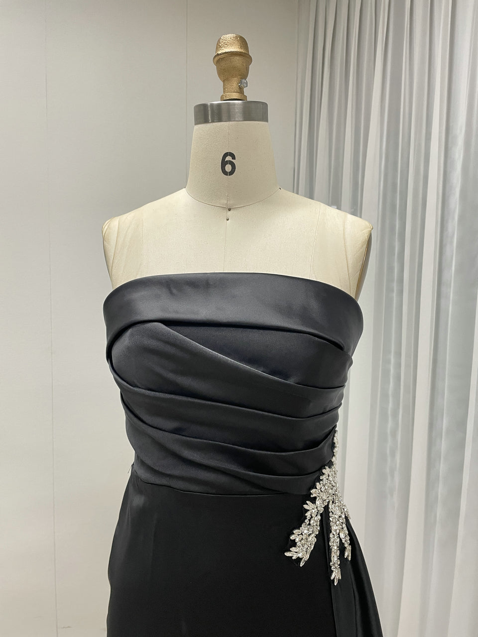 Strapless Ruched Satin Mermaid Evening Gown with Crystal Brooch – Black MC20015-2