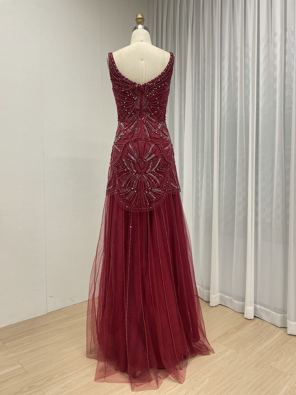 Wine Crystal Beading Evening Gown V-Neck Tulle Prom Dress MC20148
