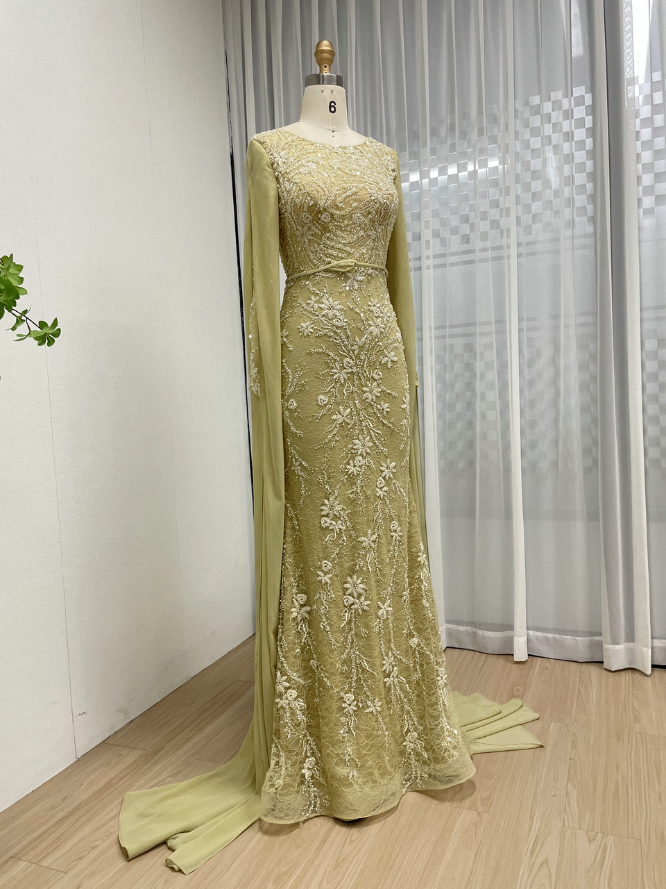 Long Sleeve Evening Dress Floral Applique Sweep Train Prom Party Occasion Gown MY30192