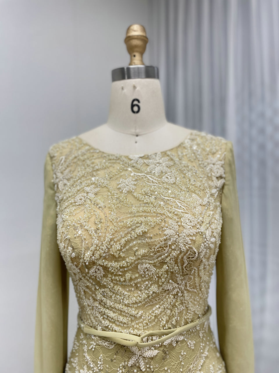Long Sleeve Evening Dress Floral Applique Sweep Train Prom Party Occasion Gown MY30192